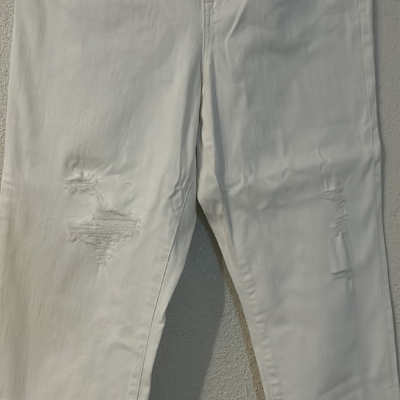 White capri - Picture 2 of 2